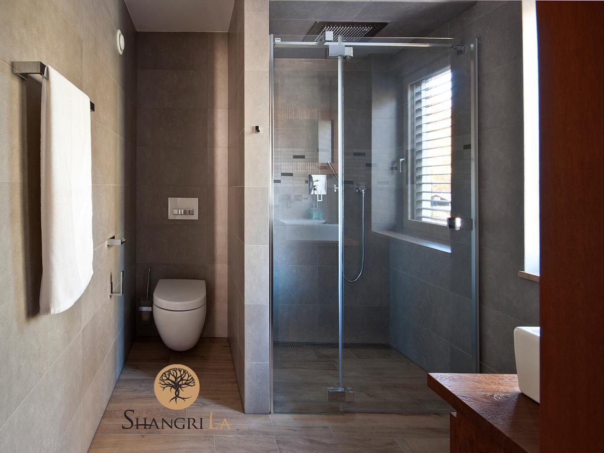 Shangri La (adults Only) Bed & Breakfast