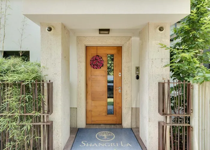 Shangri La Rooms (Adults Only)